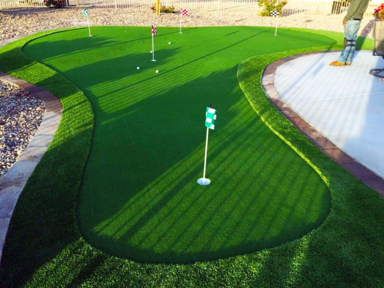 Why You Should Consider Installing an Artificial Grass Putting Green This Summer