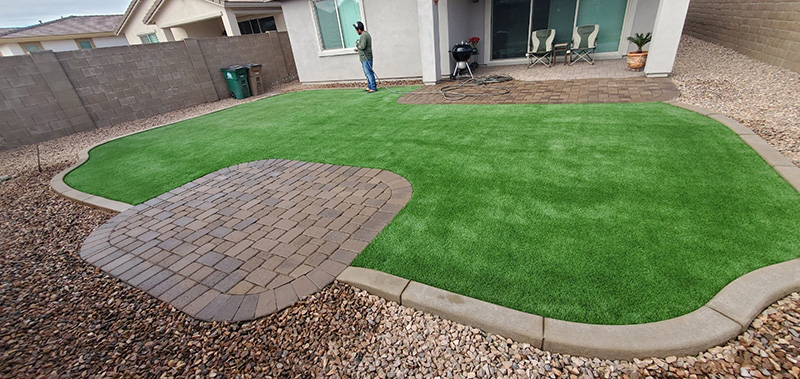 circle paver pad with synthetic turf